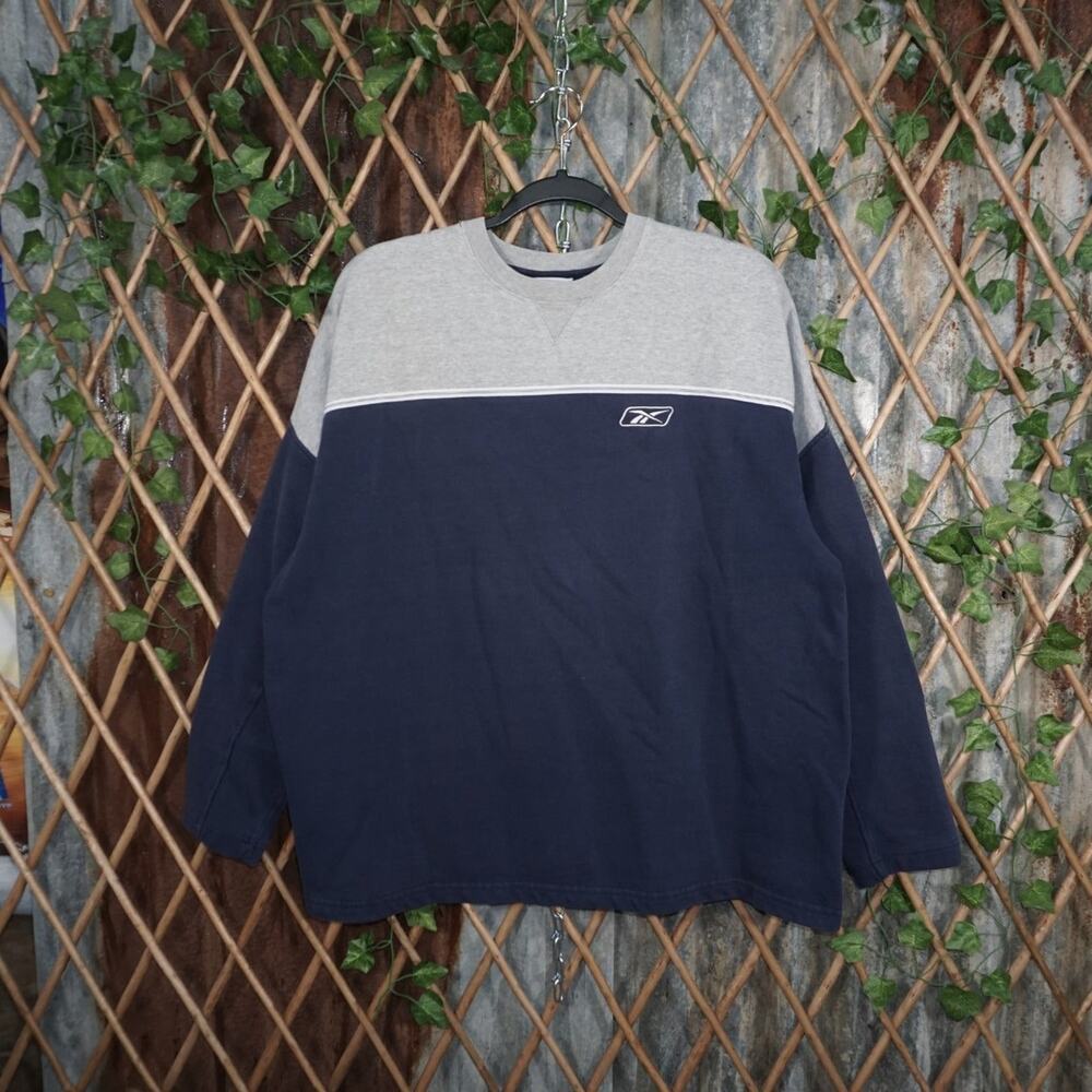 M - Vintage Y2K Reebok Sweatshirts two tone essential